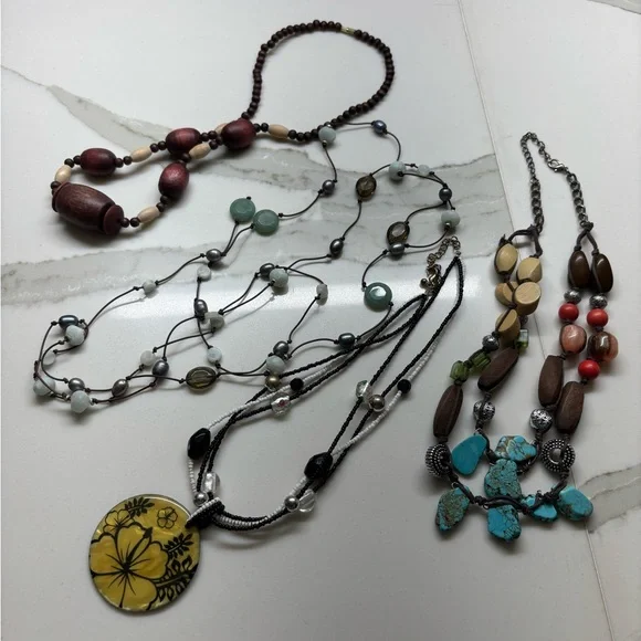 Lot of Beaded Jewelry - Picture 6 of 6